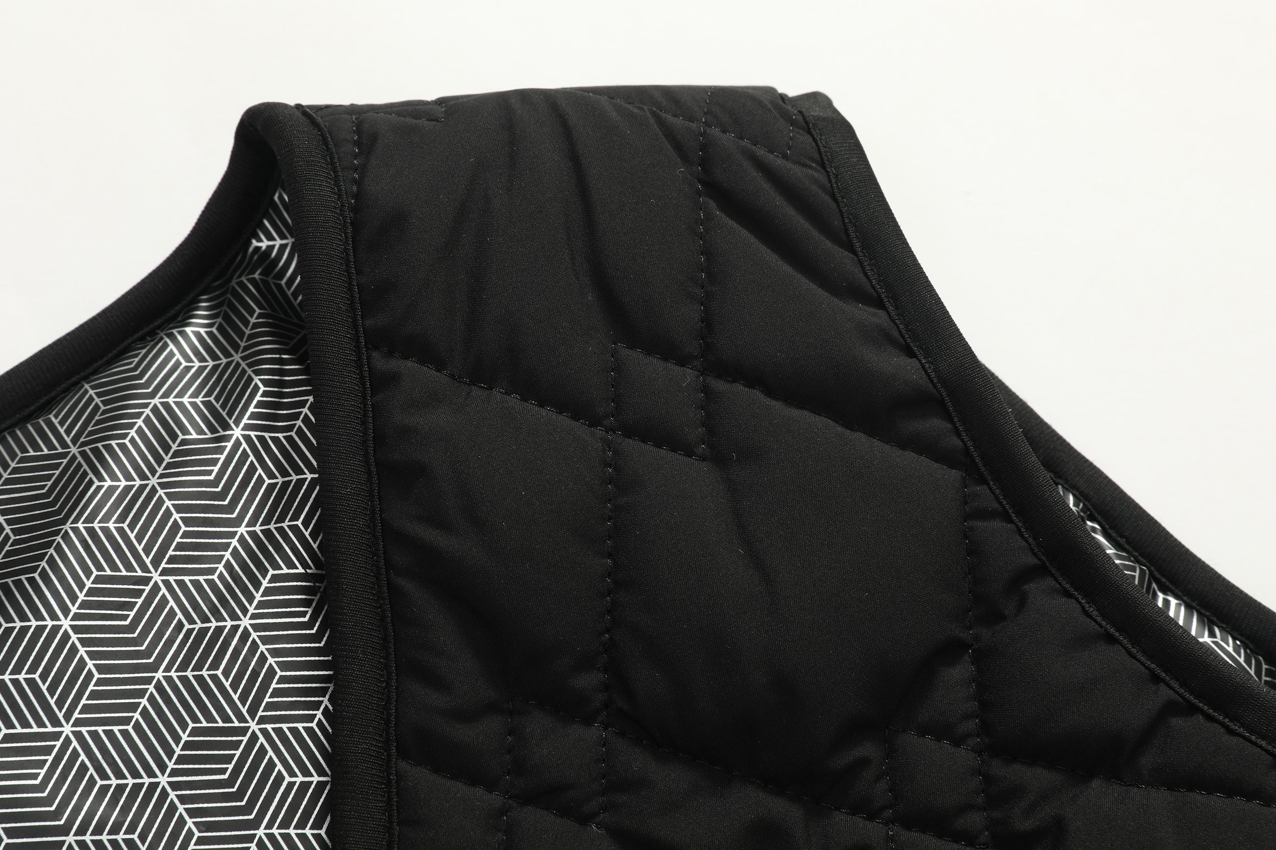 V-neck Heated Vest for Women Men with 24-zone Smart Heating 3-temperature Adjustable USB Electric Charging Thermal Lightweight Gilets
