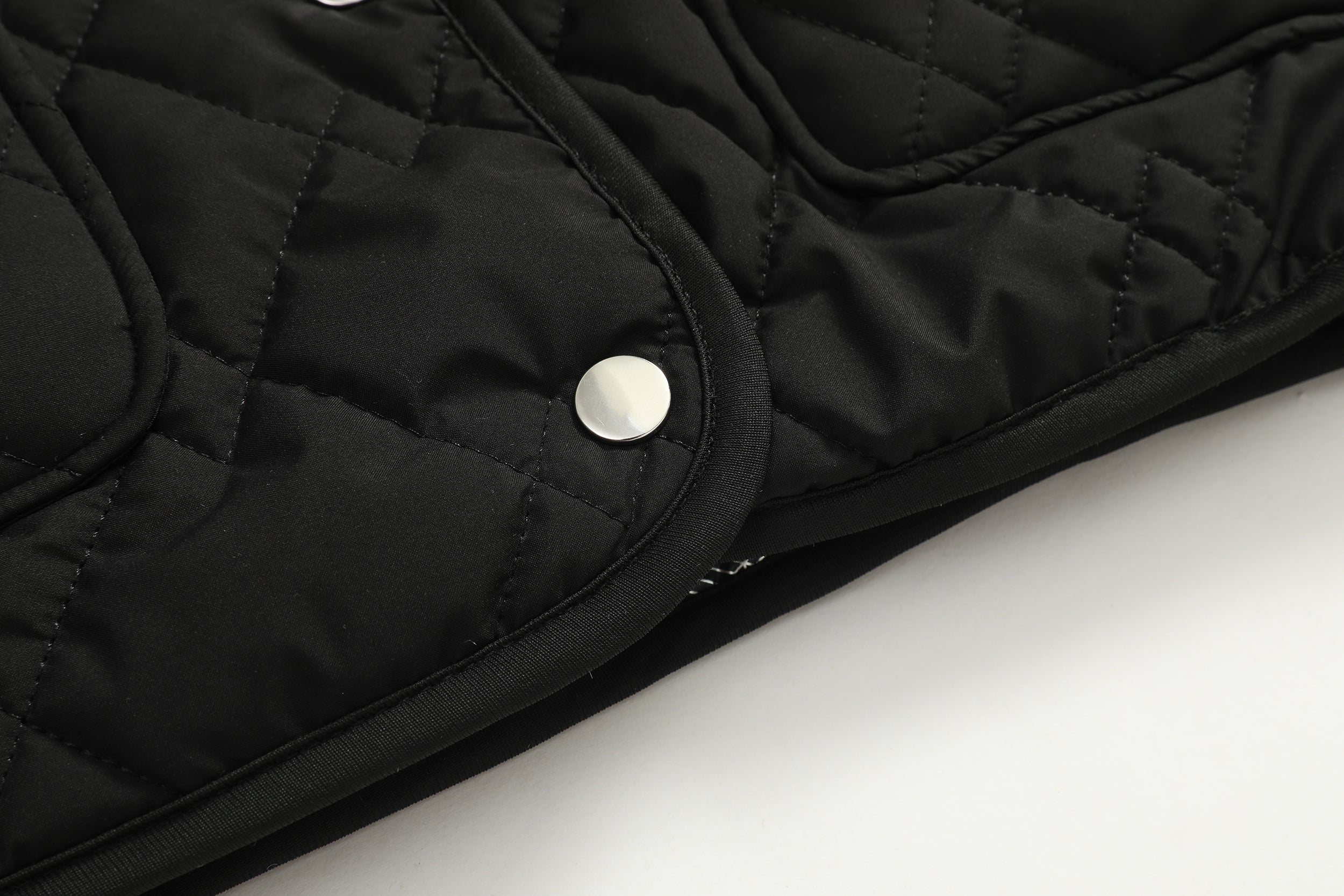 V-neck Heated Vest for Women Men with 24-zone Smart Heating 3-temperature Adjustable USB Electric Charging Thermal Lightweight Gilets